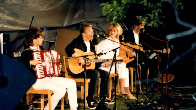 Visfestivalen i Västervik med bland andra Marie Fredriksson, Per Gessle, Lasse Lindbom och Mats MP Persson 1985. Denna unika konstellation hette Spännande Ostar.